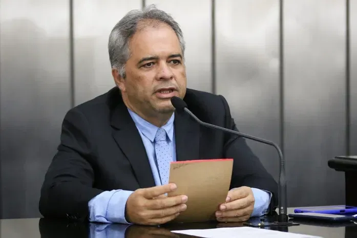 deputado-silvio-camelo--bio.webp